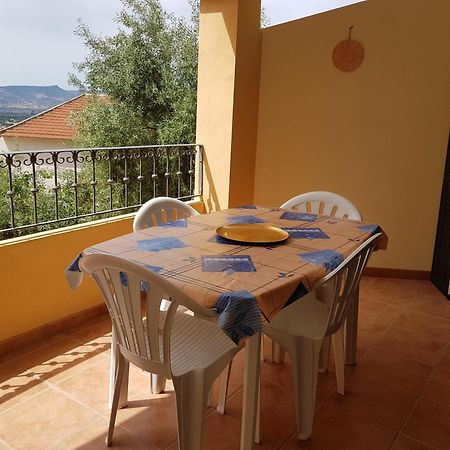 Apartamento Borgo Lu Canali Da Gavino Badesi Exterior foto