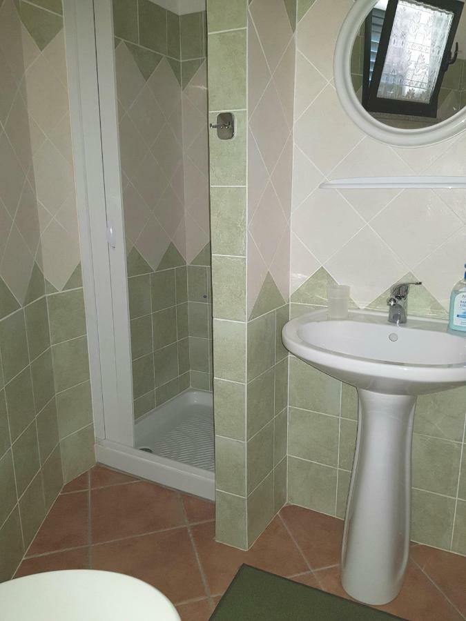 Apartamento Borgo Lu Canali Da Gavino Badesi Exterior foto