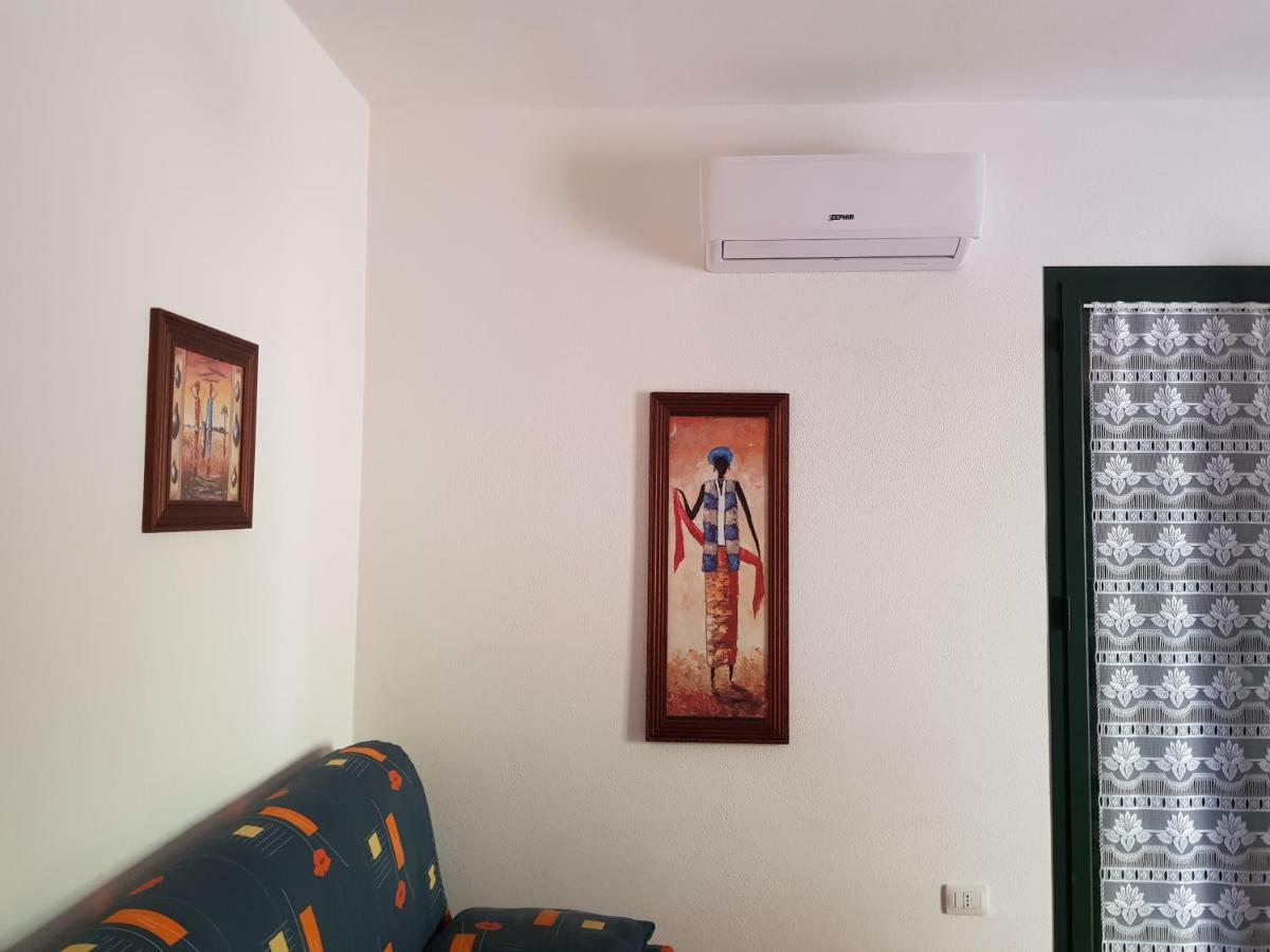 Apartamento Borgo Lu Canali Da Gavino Badesi Exterior foto
