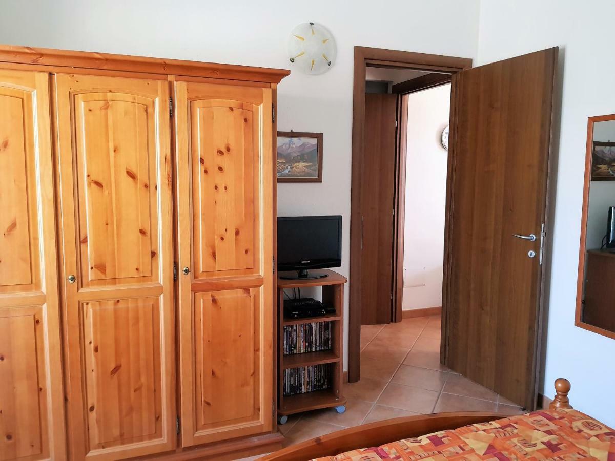 Apartamento Borgo Lu Canali Da Gavino Badesi Exterior foto